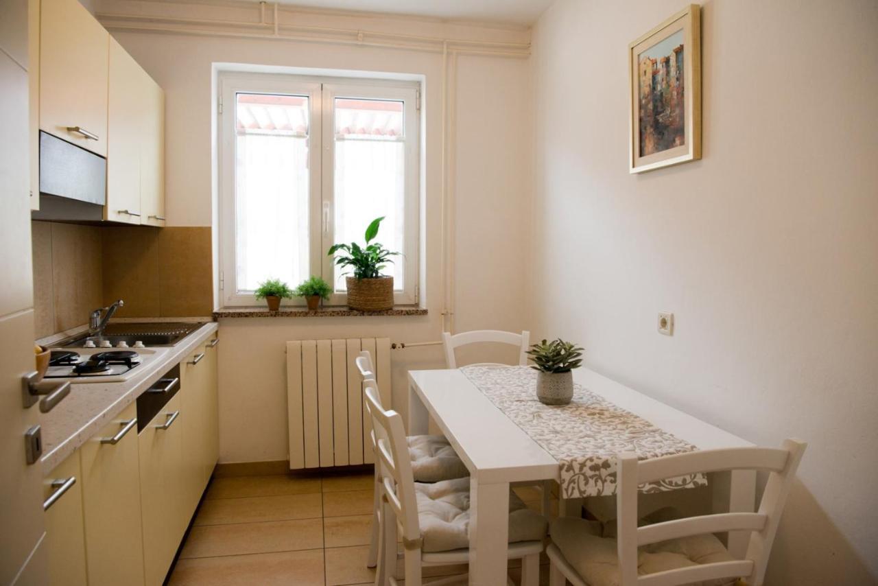 Apartments Sandra Poreč Buitenkant foto