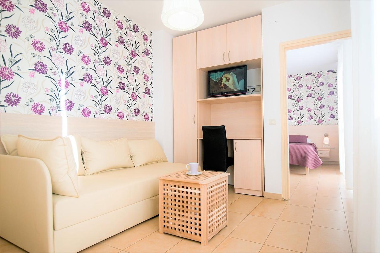 Apartments Sandra Poreč Buitenkant foto