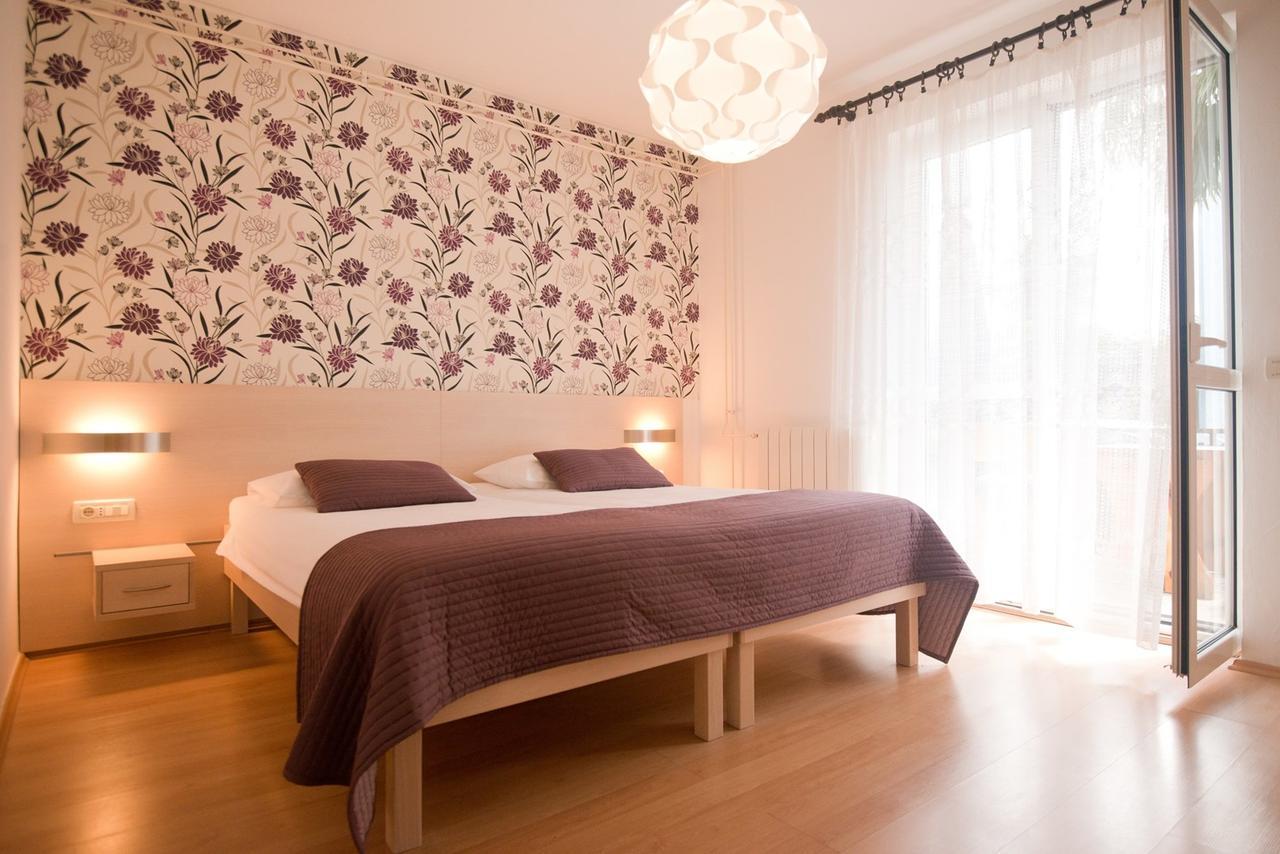 Apartments Sandra Poreč Buitenkant foto