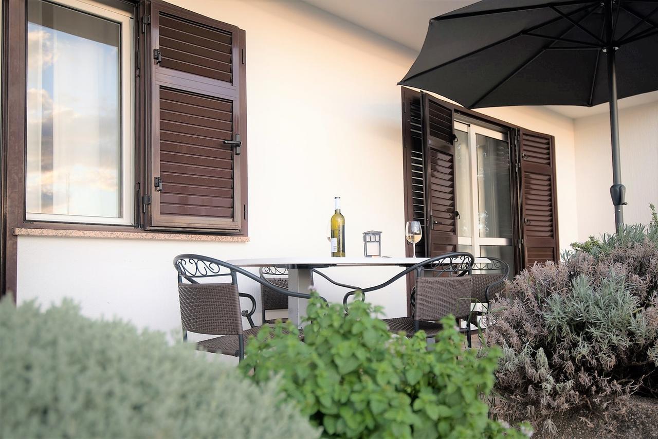 Apartments Sandra Poreč Buitenkant foto