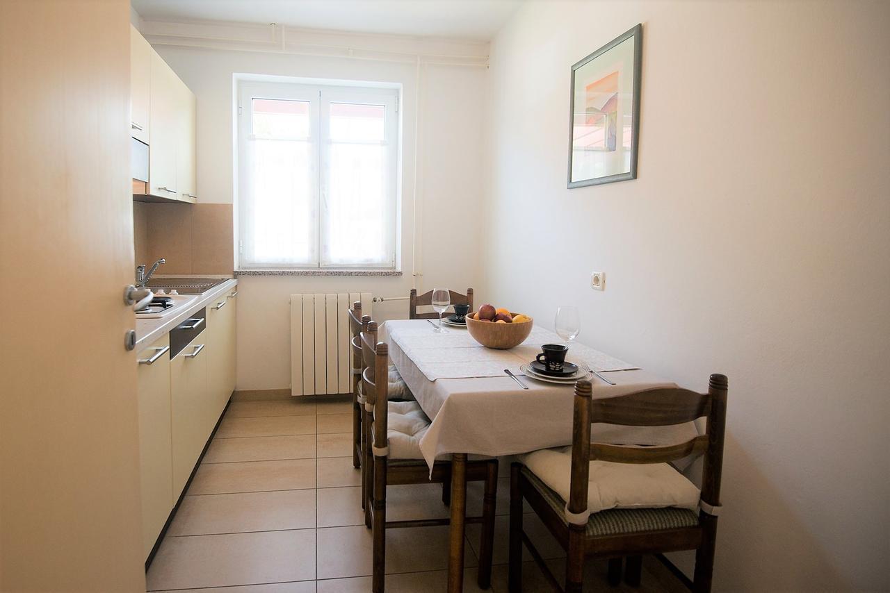 Apartments Sandra Poreč Buitenkant foto